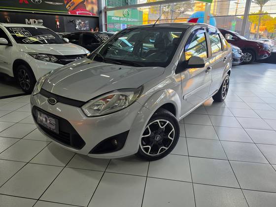 FORD FIESTA 1.6 ROCAM SE PLUS HATCH 8V FLEX 4P MANUAL FORD FIESTA 1.6 ROCAM SE PLUS HATCH 8V FLEX 4P MANUAL